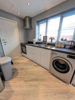 LuxeView - Stylish & Comfortable 1 Bedroom House in Chafford Hundred - North Stifford - 8