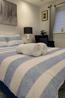 LuxeView - Stylish & Comfortable 1 Bedroom House in Chafford Hundred - North Stifford - 7