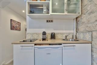Studio walking distance from Marais with mobile AC - 6
