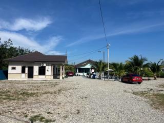 Rumah Armand Studio Family with Swimming Pool Pengkalan Balak Tg Bidara Masjid Tanah Melaka - - 6