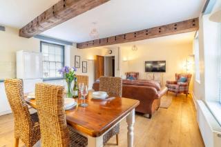 Picture Perfect Location Stunning 2 Bedroom Apartment with parking - Norwich - 7