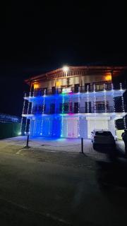 Lotus Lake View Inn - 5