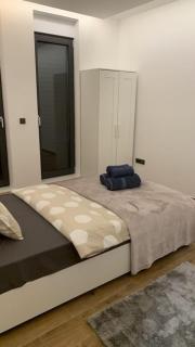 Black House with Jacuzzi - Osijek - 7