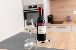 Lavica Mare Retreat - Modern Apartment near Le Meridien Podstrana - 5