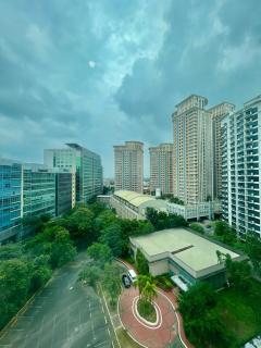 Elevated Staycation BGC Venice Grand Canal - Manila - 8
