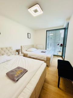 New Luxury Apartmen at Andel Metro Station - Prag - 6