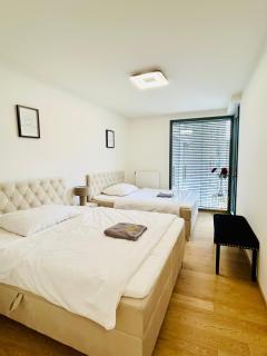 New Luxury Apartmen at Andel Metro Station - Prag - 4