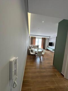Sissy & Bros Apartments - Sarandë - 8
