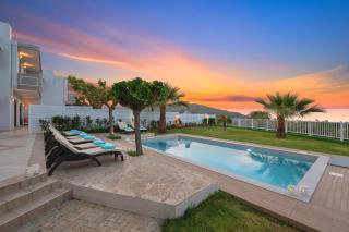 Sunlight Villas Heated Pool - Mathés - 0