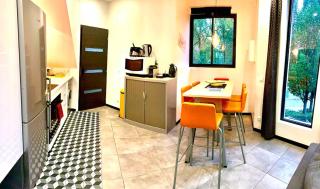 Apartment rooftop stadium of France metro line 13 - 6