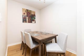 Cozy 2BR Apt in Downtown LA with Pool & Hot Tub - Los Angeles - 2