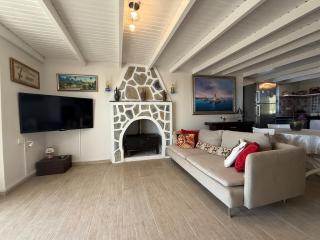 Kindya Stone House - - 0
