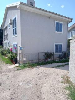 Tivat Family Garden Apartments - Near Airport & Beach, Quiet Stay - Tivat - 9
