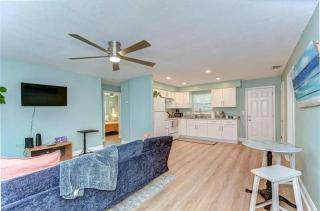 Cozy 2 bedroom bungalow - Belleair Bluffs - 8