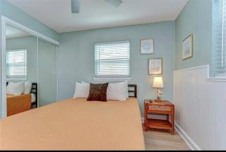 Cozy 2 bedroom bungalow - Belleair Bluffs - 7