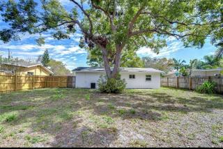 Cozy 2 bedroom bungalow - Belleair Bluffs - 6