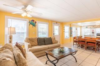 My Eagles Nest Vacation Home•Sleeps 10•Beach House Pool Hot Tub - Myrtle Beach - 9