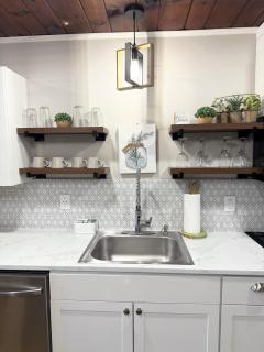 Little Bit-A-Cozy, 2BR Retreat - Hickory - 7