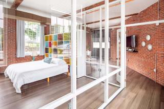 Jennifer's Vibrant Historic Brick Loft Private Apartment - Providence - 3