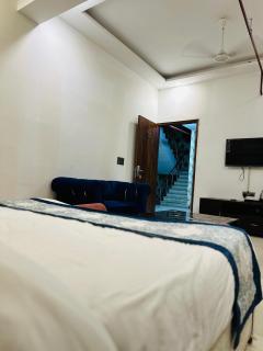 Hotel The Grand Paradise - Jāmb - 6
