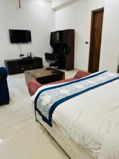 Hotel The Grand Paradise - Jāmb - 4