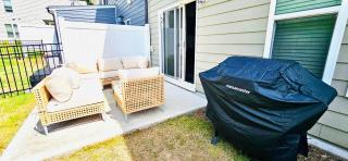 For 10, close Airport, BBQ, Pool - 9