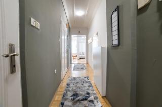 Urban Santiq City Center 3-bedroom apartment with balcony - Saraievo - 2