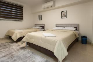 973. Modern Basement Studio-Bright - 9