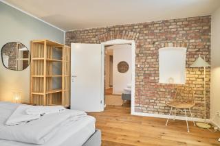 Urban base for up to 8 people in Berlin Mitte - Berlim - 2