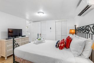 Indian Rocks Beachfront Oasis with Ocean View Deck! - Clearwater Beach - 4
