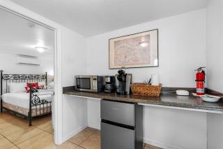 Indian Rocks Beachfront Oasis with Ocean View Deck! - Clearwater Beach - 9
