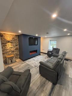 Rose Cottage at Hilltop Hideaway - Barnesmore - 1