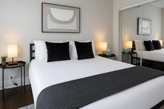 Relaxing Lakeview Escape 2BR Apartment - Roscoe 35-2N - Chicago - 1
