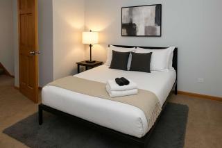 4BR Near Downtown & Wicker Park - Bosworth 2 - Chicago - 1