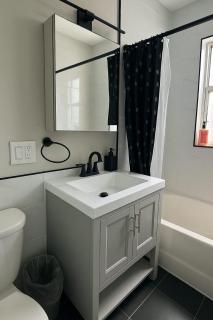 Modern 2BR Haven in Chicago - Cullom C1 - Chicago - 3