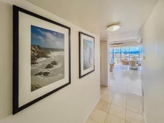 Sub-Penthouse 44th Floor! - Gold Coast - 3