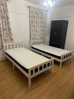 Day time room - London - 0