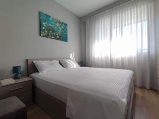Golden View Tirana Apartment - Tirana - 6