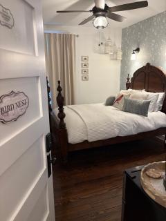 The Grand Castalian Inn Bed and Breakfast - Berkeley Springs - 9