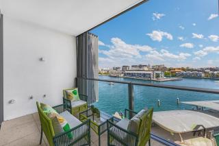 Luxury 1 Sized 1-Bed Apartment Overlooking Valentine Harbor - Sydney - 1