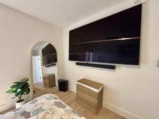 Waikiki Getaway Penthouse Suite condo - Honolulu - 5