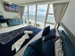 Ocean Front on Fort Lauderdale Beach 2 br Condo Apartment - 4