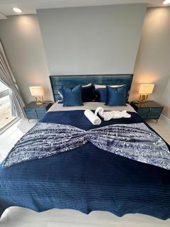 Ocean Front on Fort Lauderdale Beach 2 br Condo Apartment - 3