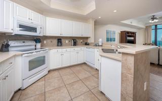 Phoenix West 2202 condo - 1