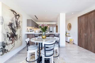 Cabo Penthouse Rooftop Pool Walk to Marina - 1