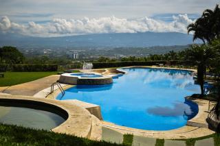 Apartamento en condominio Avalon Country Club,Santa Ana, 4 personas, terraza, restaurante, piscina, tenis,ideal para mascotas - Santa Ana - 1