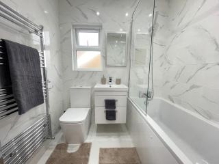 Newly built spacious 1 bedroom apartment - Londra - 3