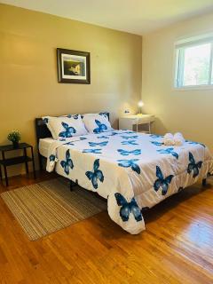 Cozy Stay, Self Check-In with Parking available upon request - Toronto - 8