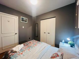 Cozy Stay, Self Check-In with Parking available upon request - 9