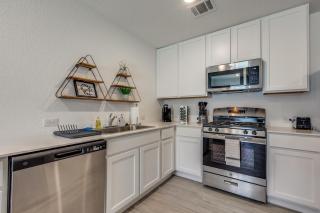 Lackland AFB Graduation dream home, with pool! - San Antonio - 2